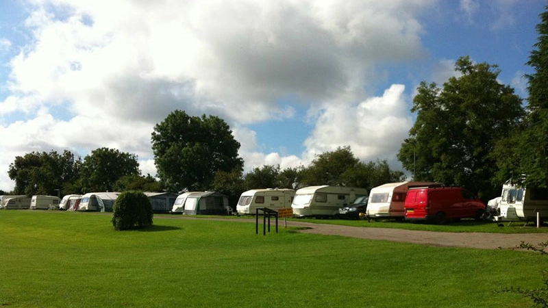 giantshead caravan and camping